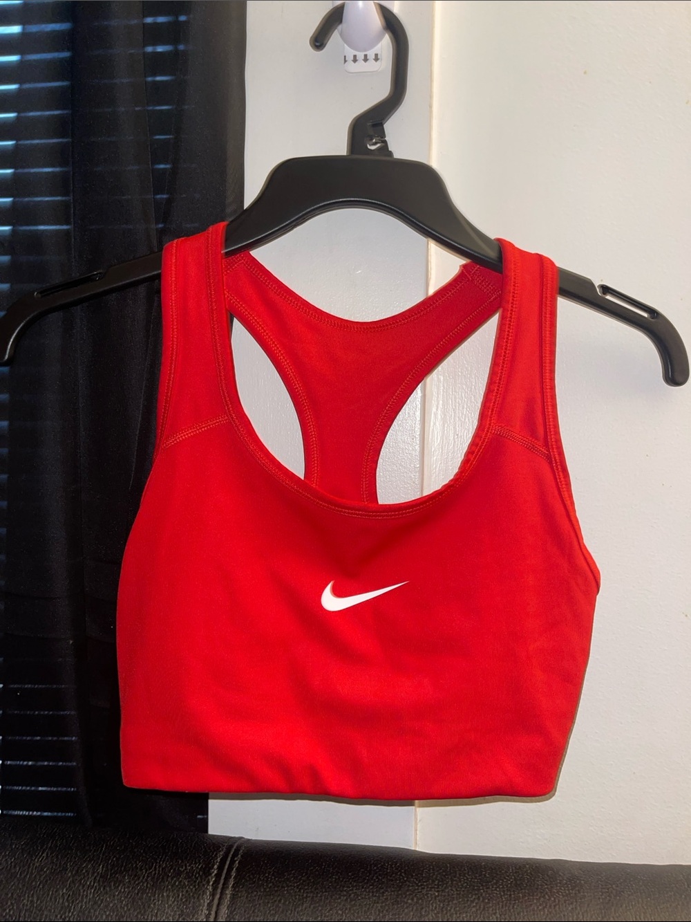 Nike Victory Compression Sports Bra Women's Candy Apple Red Size Medium NWOT - Picture 2 of 12